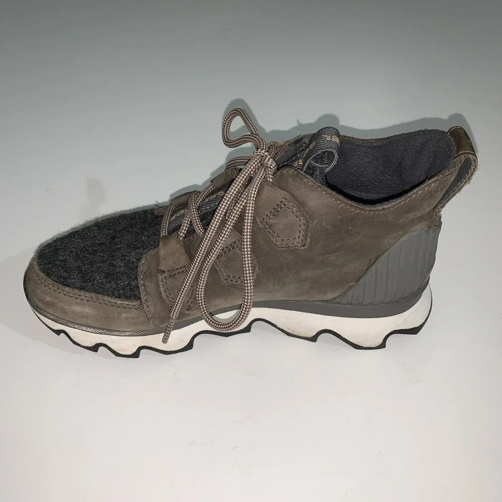 Sorel Boots Womens Size 5 Brown Suede Waterproof Lace Up Ankle Wedge Booties